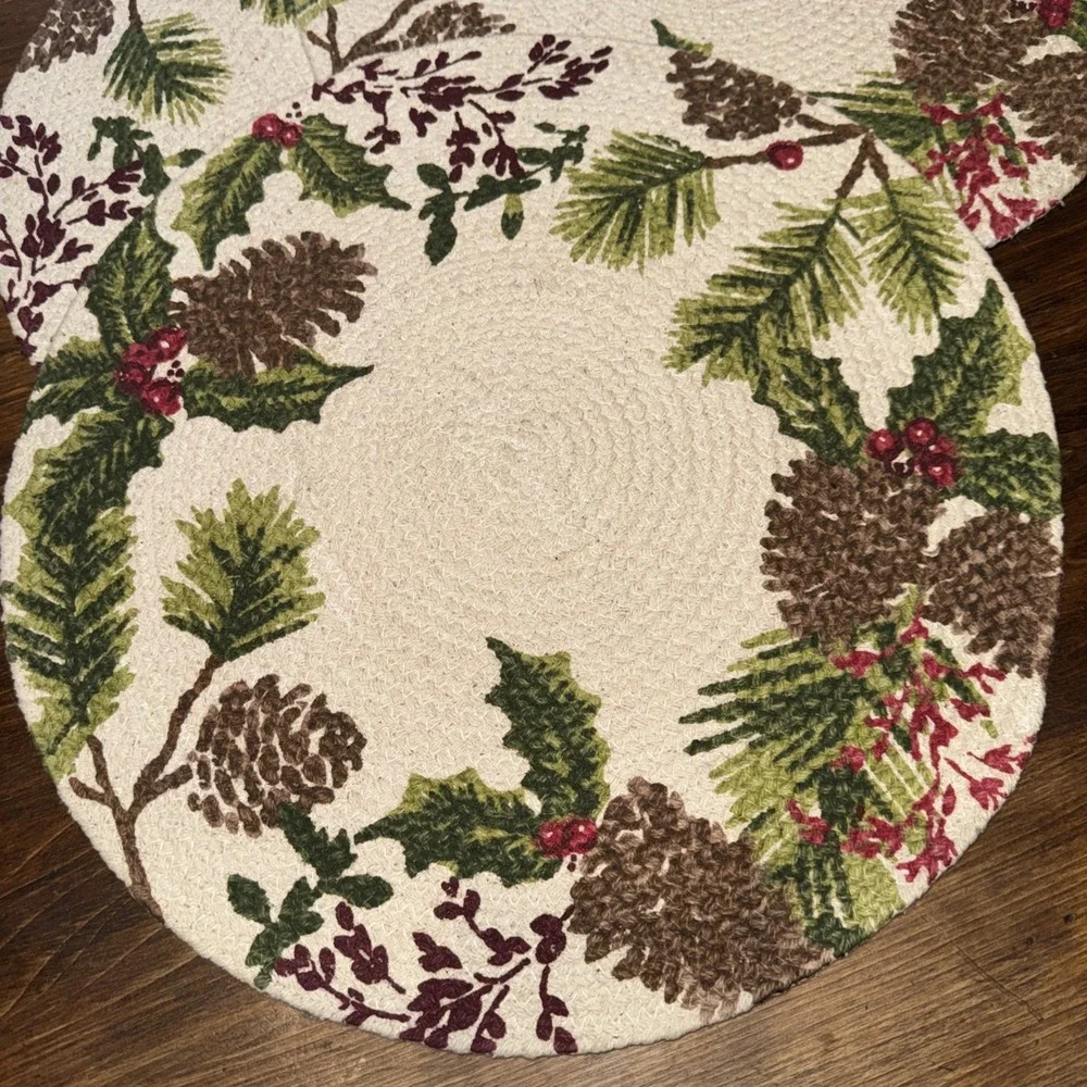 4 Berry & Glitter Pinecone Christmas Placemats 15